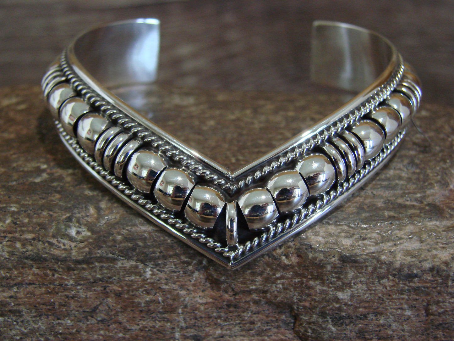 Native American Sterling Silver Ribbed Melon 1/2" V Bracelet by Thomas Charley