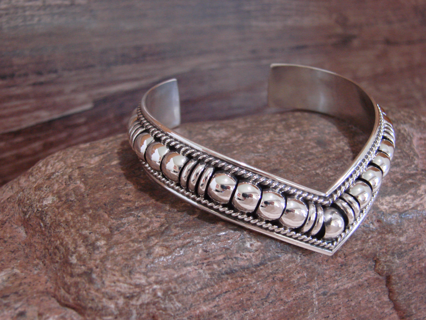 Native American Sterling Silver Ribbed Melon 1/2" V Bracelet by Thomas Charley