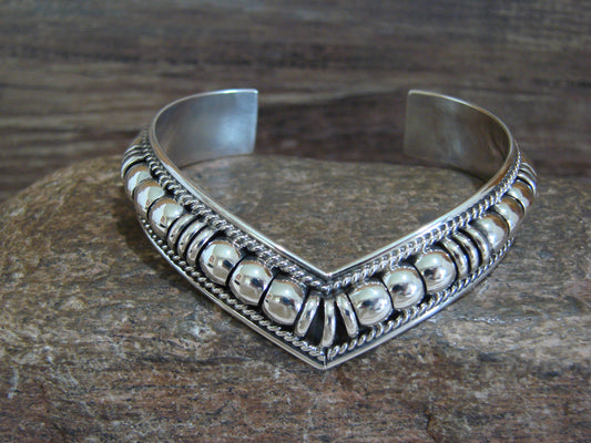 Native American Sterling Silver Ribbed Melon 1/2" V Bracelet by Thomas Charley