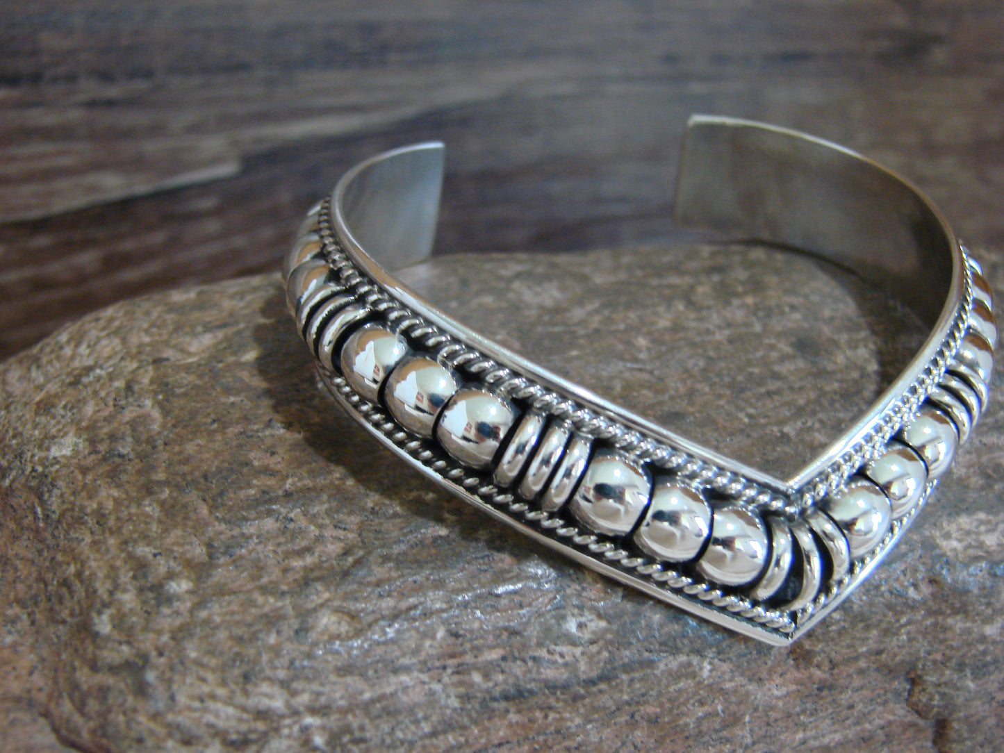 Native American Sterling Silver Ribbed Melon 1/2" V Bracelet by Thomas Charley