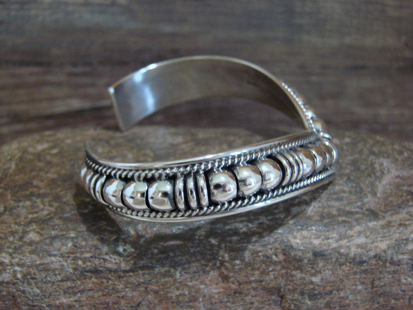 Native American Sterling Silver Ribbed Melon 1/2" V Bracelet by Thomas Charley