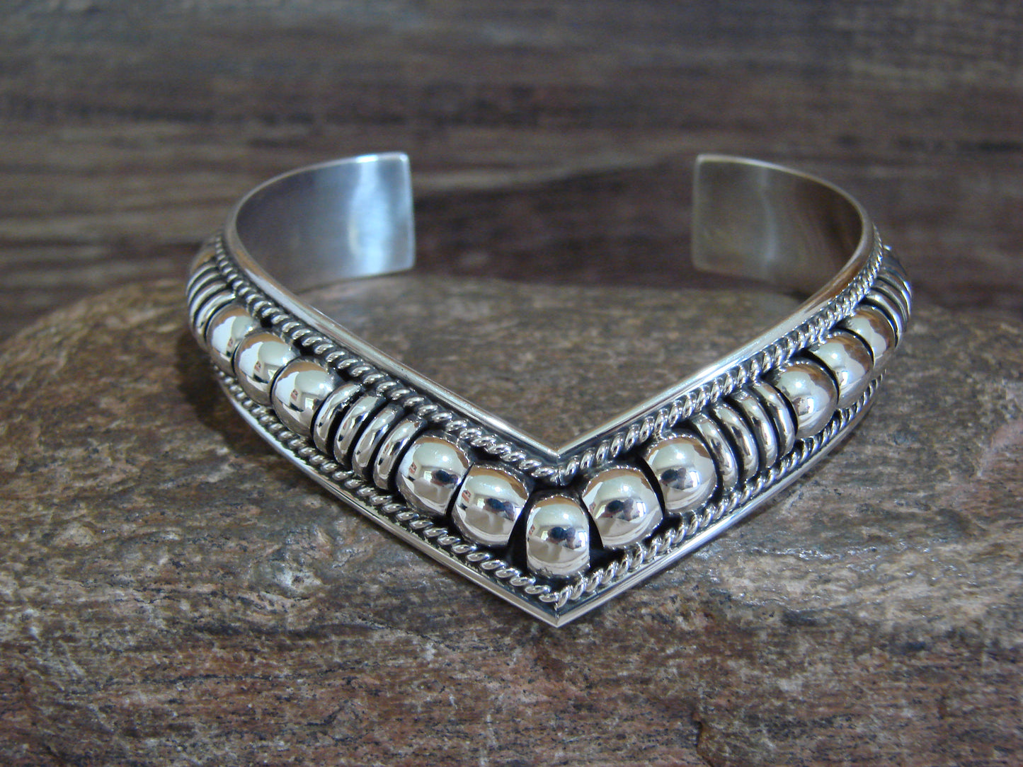 Native American Sterling Silver Ribbed Melon 1/2" V Bracelet by Thomas Charley