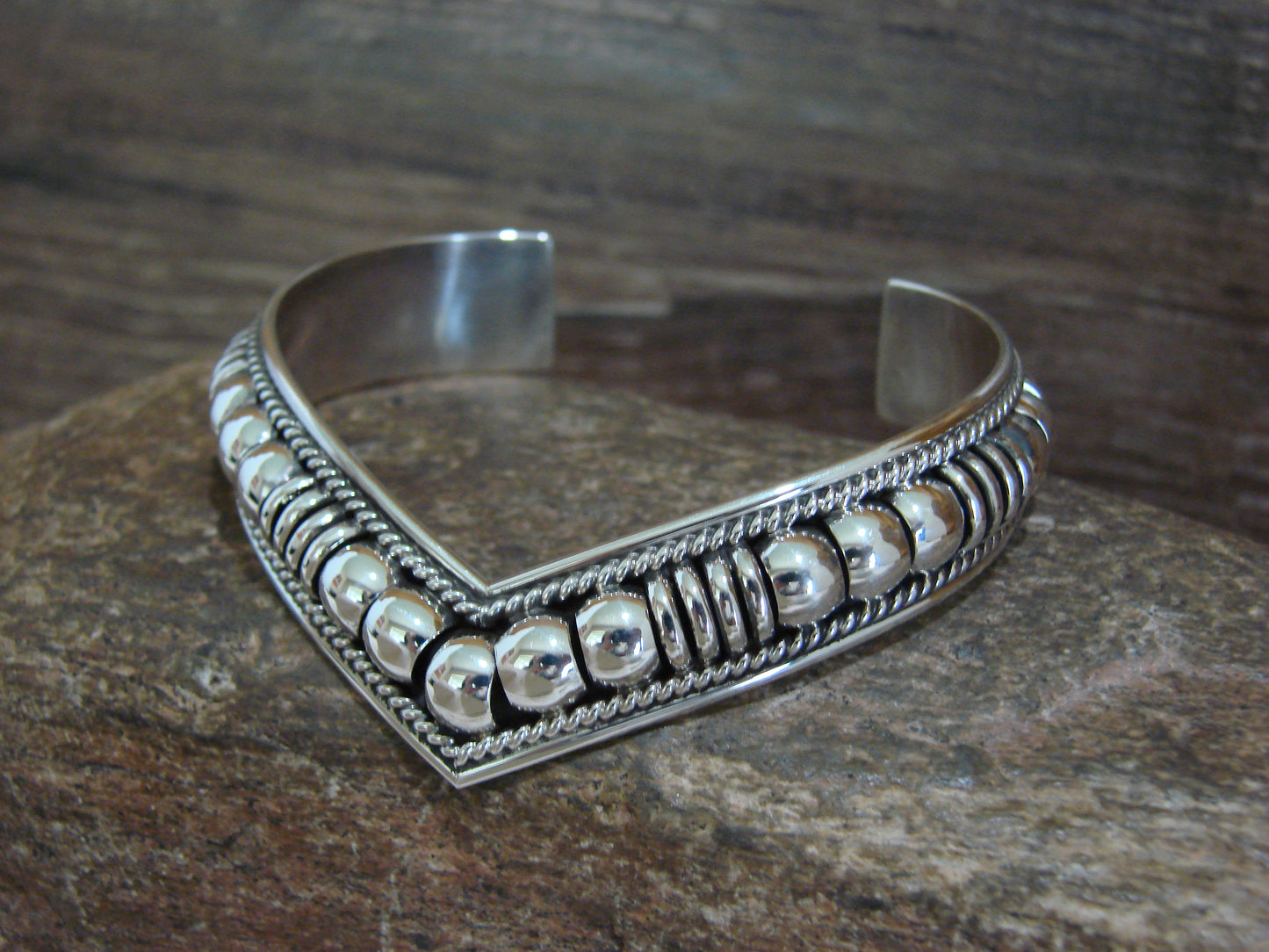 Native American Sterling Silver Ribbed Melon 1/2" V Bracelet by Thomas Charley