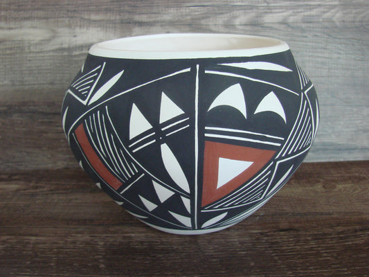 Acoma Pueblo Fine Line Hand Painted Pottery by Victorino