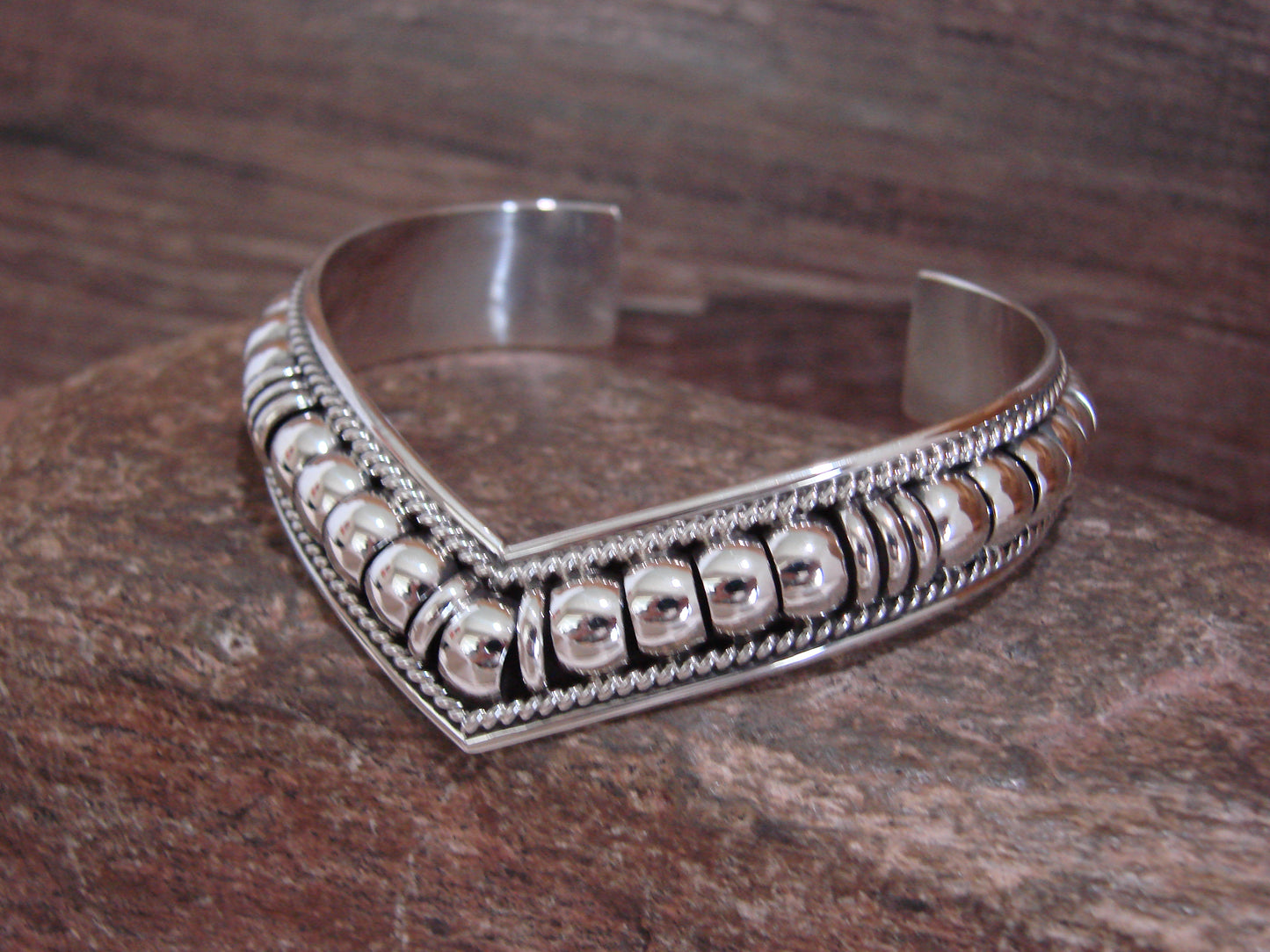 Native American Sterling Silver Ribbed Melon 1/2" V Bracelet by Thomas Charley