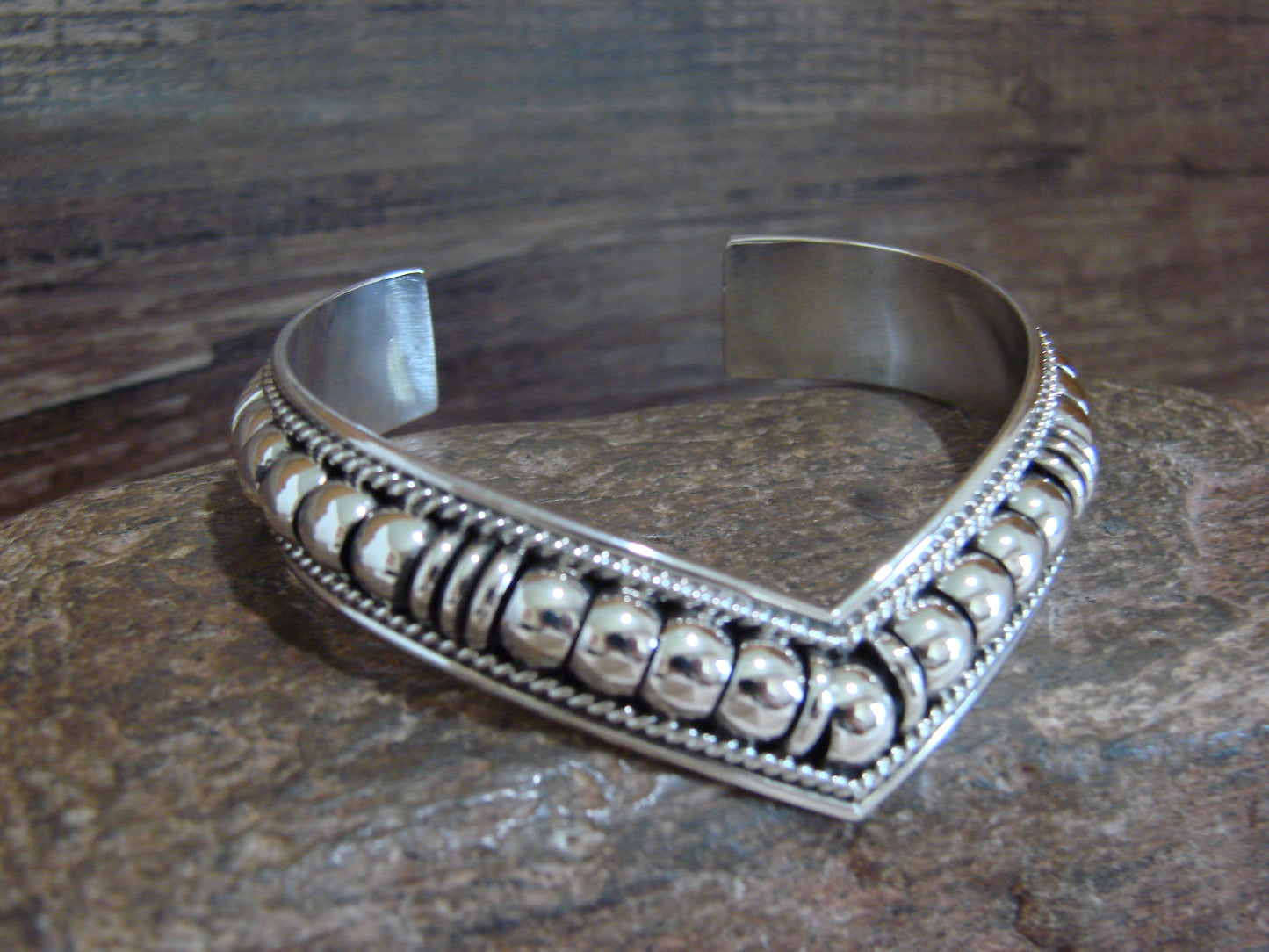 Native American Sterling Silver Ribbed Melon 1/2" V Bracelet by Thomas Charley