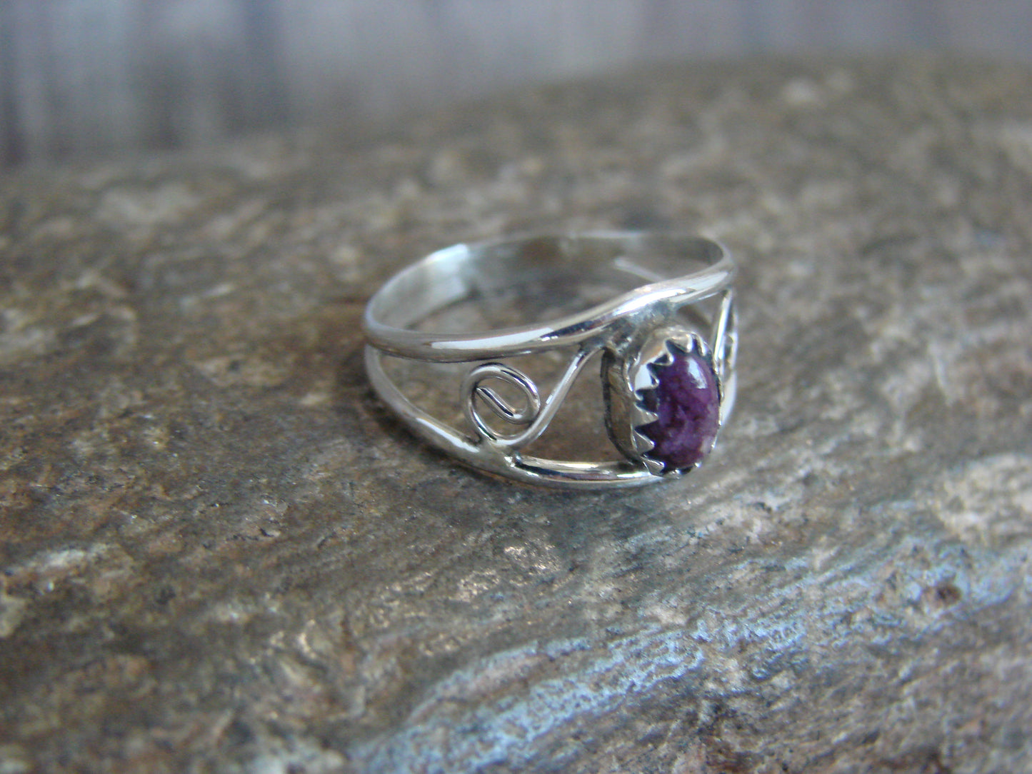 Native American Sterling Silver & Purple Spiny Oyster Ring by Lincoln - Size 4.5