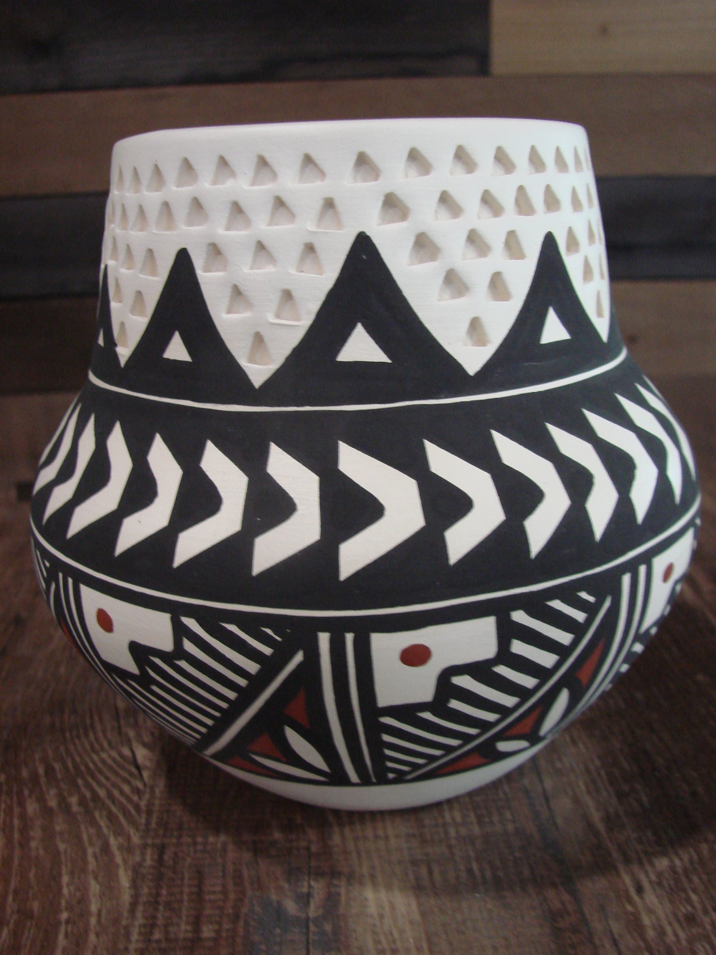 Native American Acoma Fine Line Hand Painted Pottery by Aragon