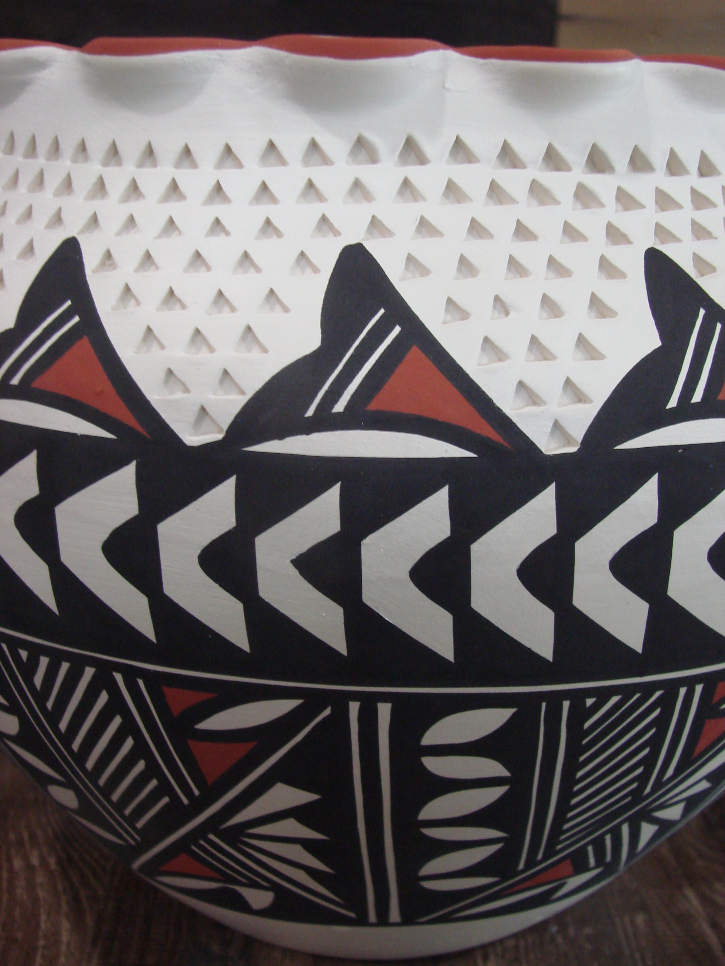 Large Native American Acoma Fine Line Hand Painted Pottery by Aragon