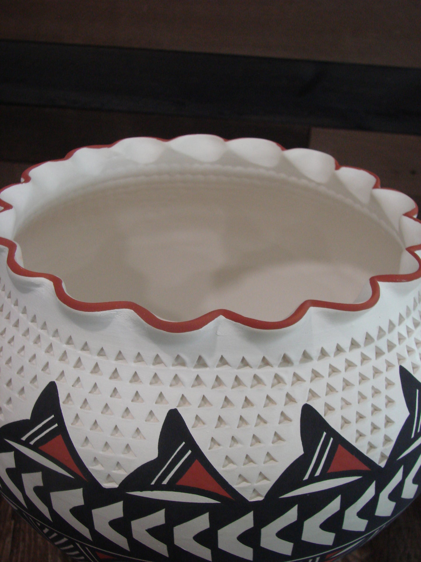 Large Native American Acoma Fine Line Hand Painted Pottery by Aragon