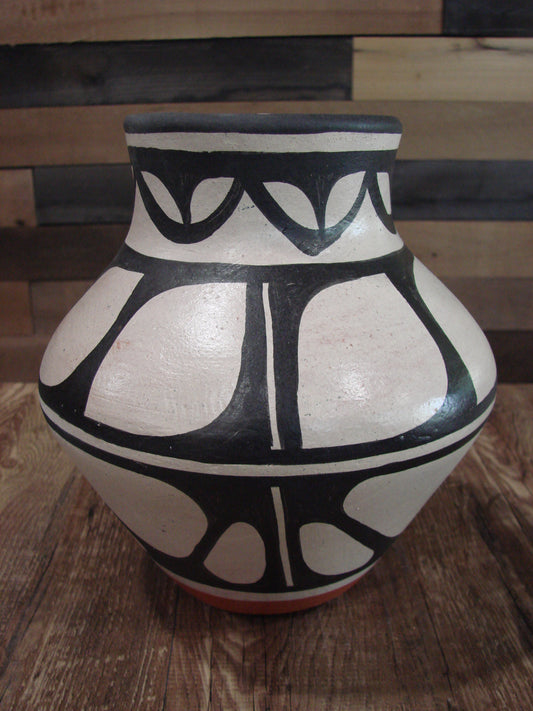 Santo Domingo Kewa Handmade Clay Pottery by Billy Veale