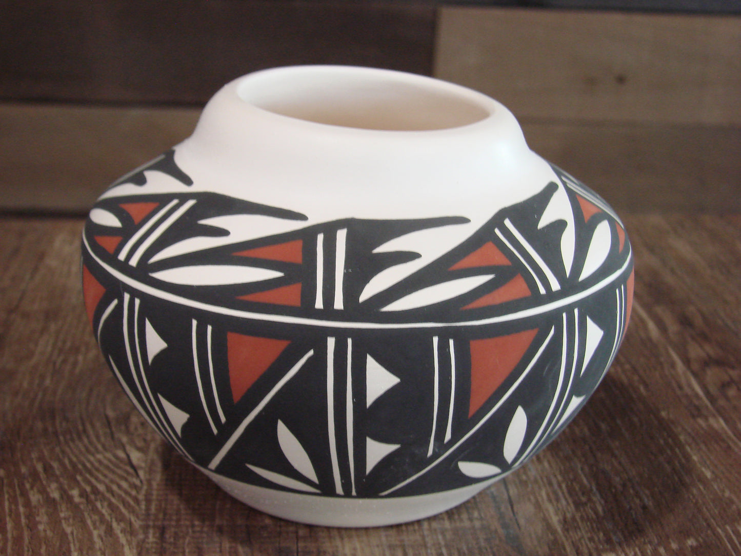 Native American Acoma Fine Line Hand Painted Pottery - Aragon