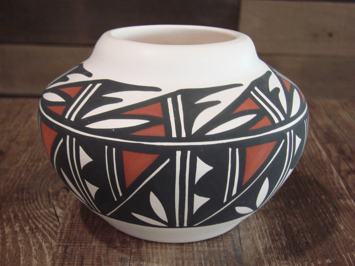 Native American Acoma Fine Line Hand Painted Pottery - Aragon