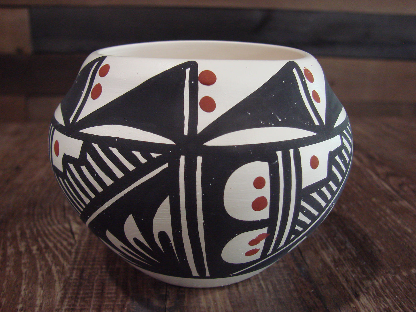 Native American Acoma Fine Line Hand Painted Pottery - Aragon