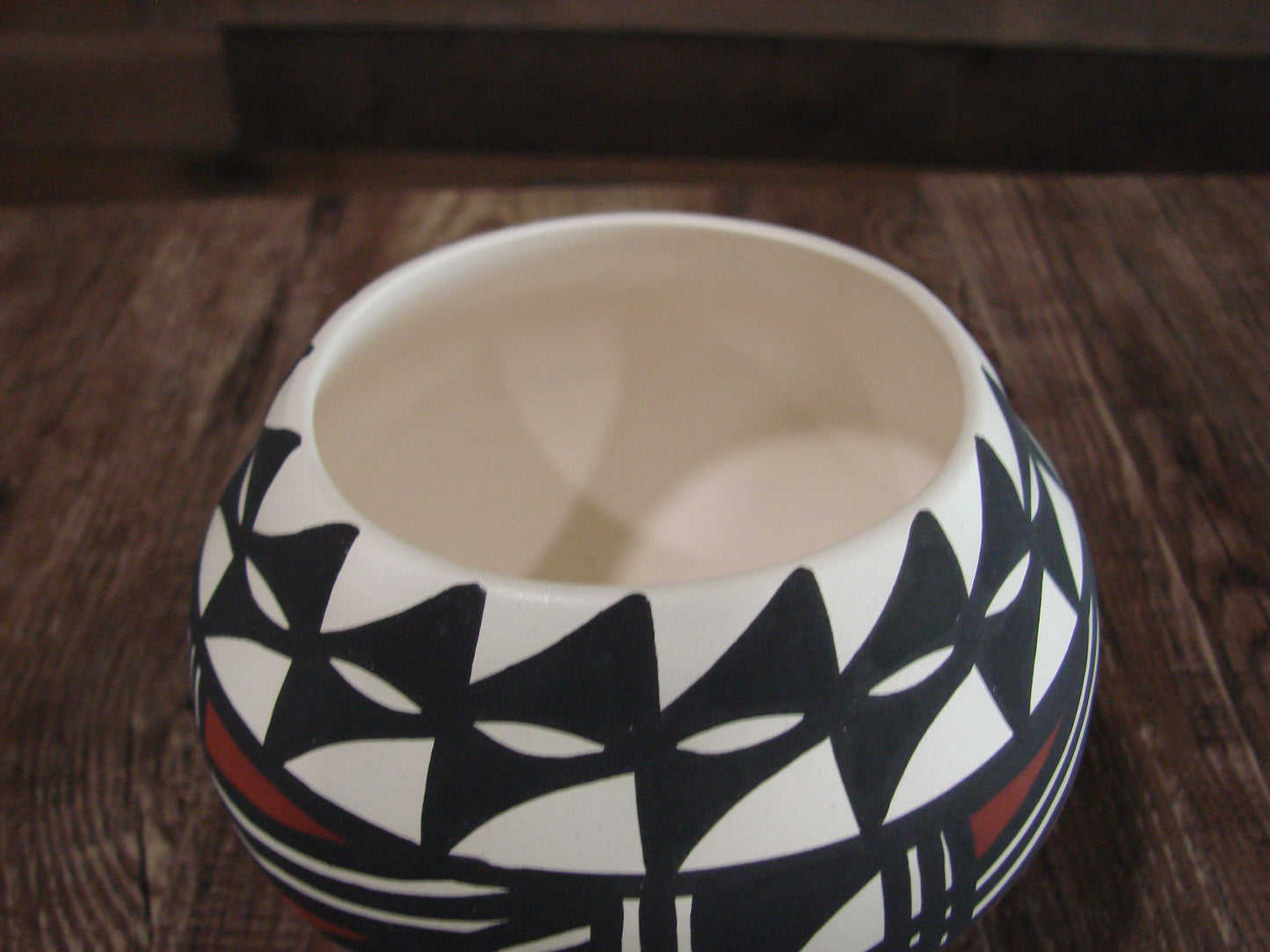 Native American Acoma Fine Line Hand Painted Pottery - Aragon