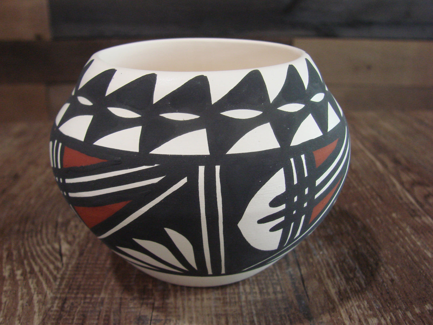 Native American Acoma Fine Line Hand Painted Pottery - Aragon