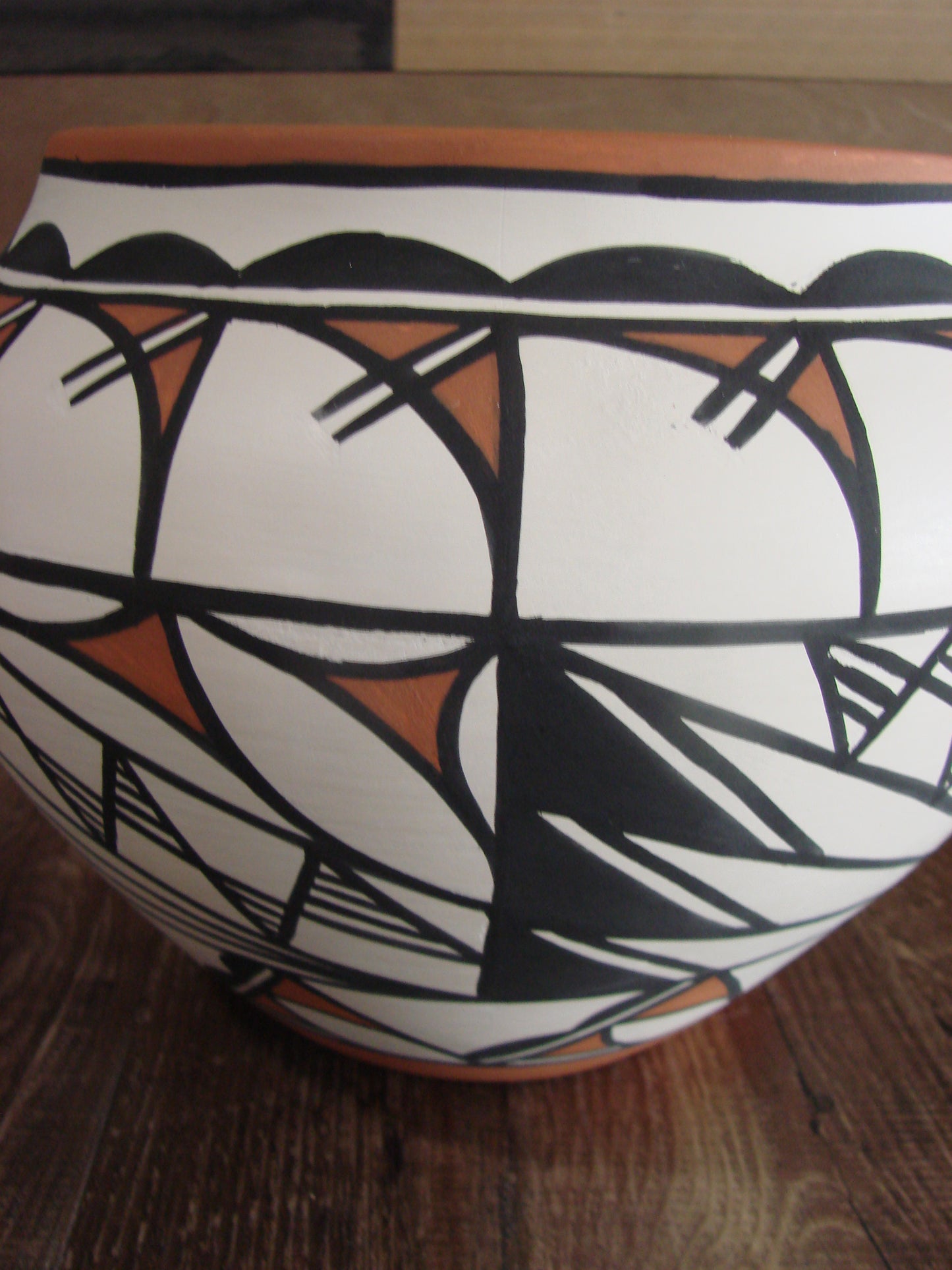 Native American Acoma Pueblo Fine Line Hand Painted Pottery by S. Daris