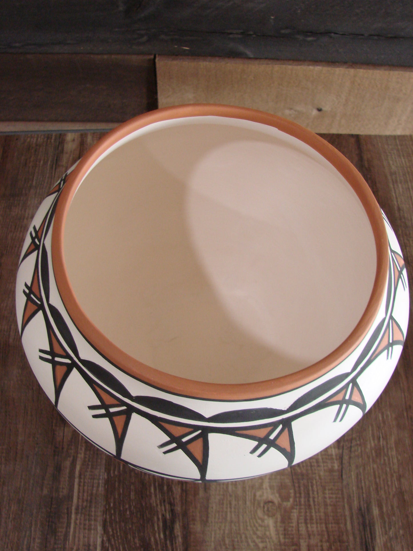 Native American Acoma Pueblo Fine Line Hand Painted Pottery by S. Daris