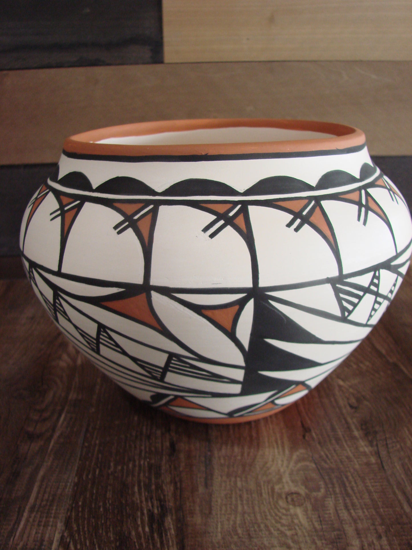 Native American Acoma Pueblo Fine Line Hand Painted Pottery by S. Daris