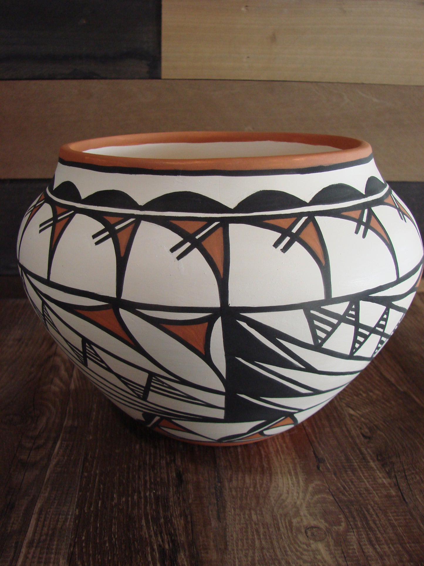 Native American Acoma Pueblo Fine Line Hand Painted Pottery by S. Daris