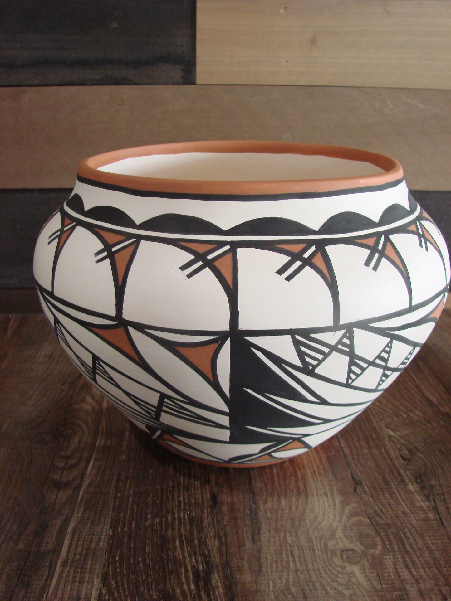 Native American Acoma Pueblo Fine Line Hand Painted Pottery by S. Daris