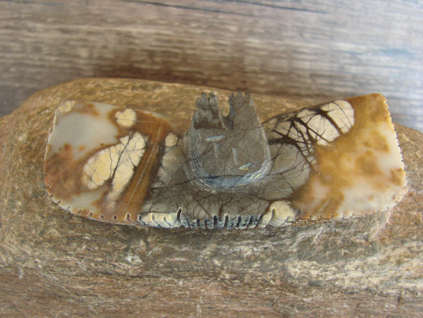 Native American Zuni Hand Carved Eagle Fetish - Lowsayatee