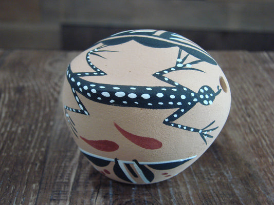 Native American Jemez Indian Handmade Clay Lizard Seed Pot by Chinana