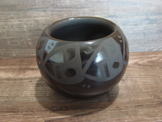 Santa Clara Indian Pottery Handmade by Birdell Vine Flower! Hand Coiled