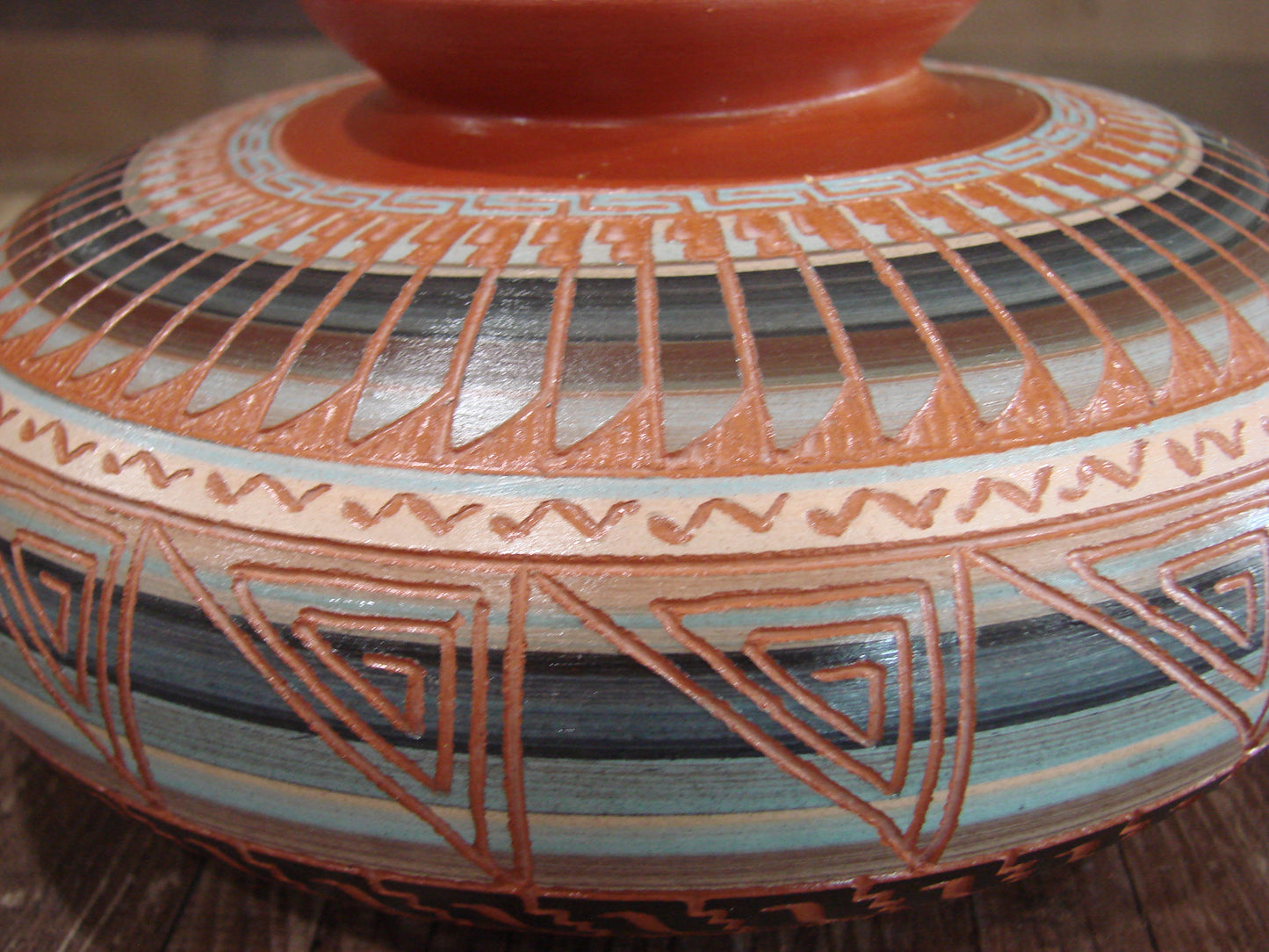 Native American Navajo Hand Etched & Hand Painted Pottery - King