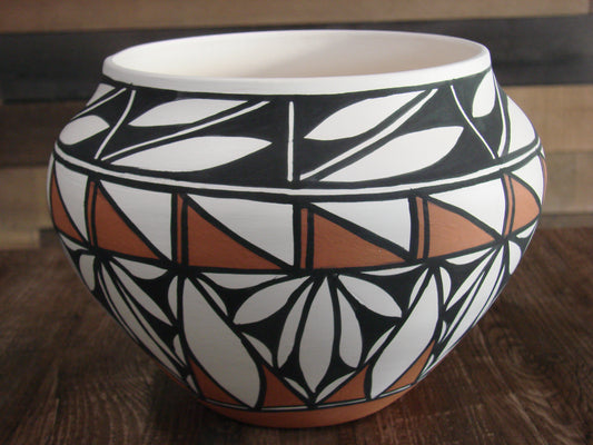 Native American Fine Line Laguna Hand Painted Pottery by Davis
