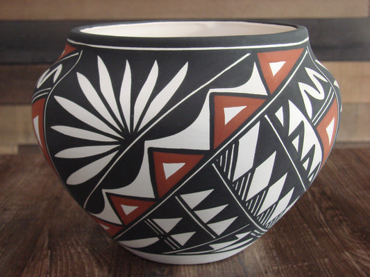 Native American Acoma Pueblo Fine Line Hand Painted Pottery by Victorino
