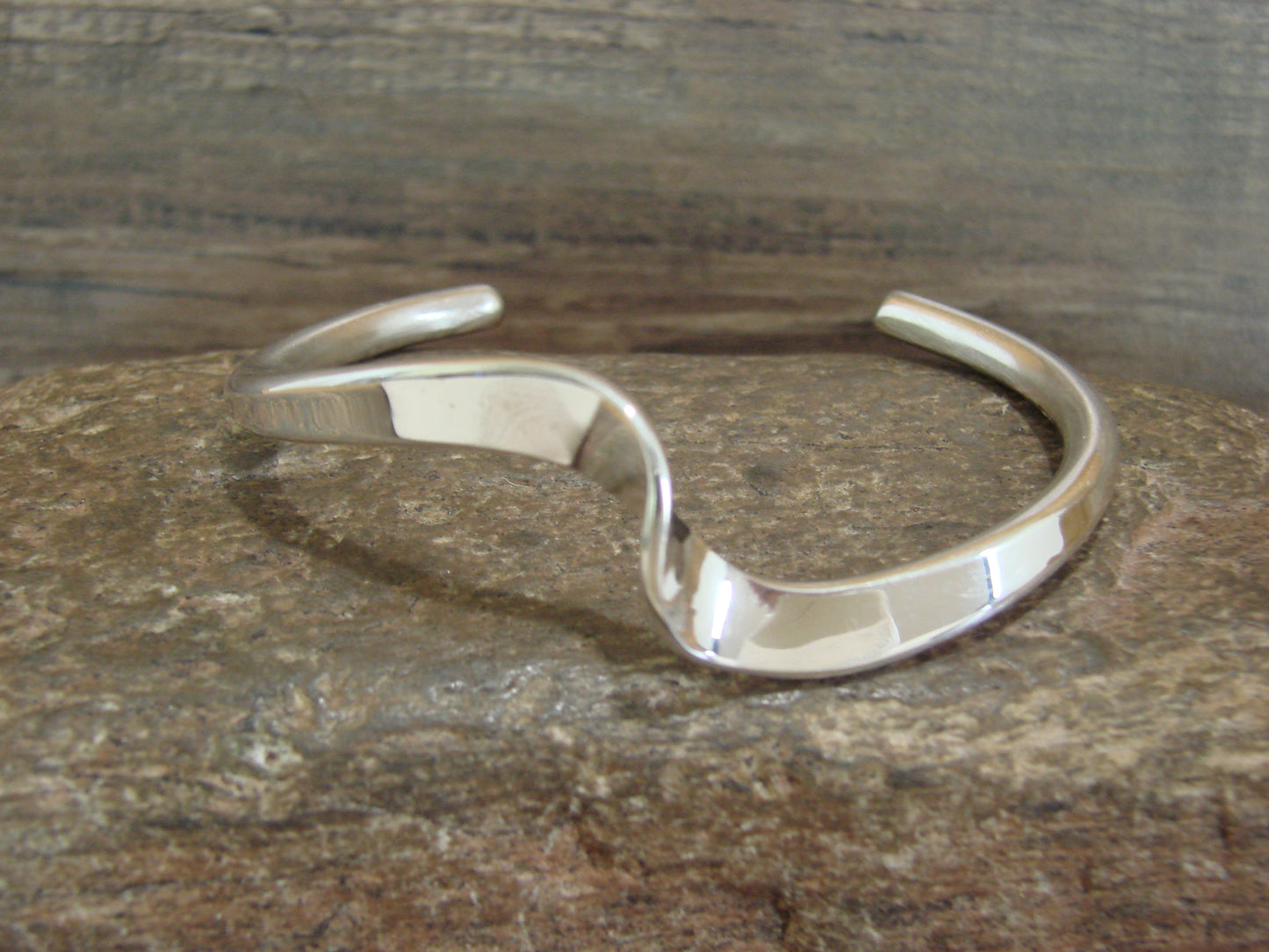 Native American Stackable Sterling Silver Bracelet Signed by Tahe