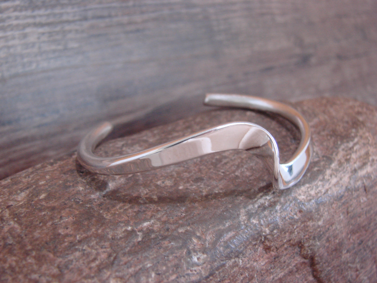 Native American Stackable Sterling Silver Bracelet Signed by Tahe