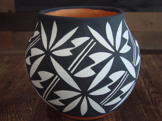 Native American Acoma Indian Hand Painted Pottery by Antonio