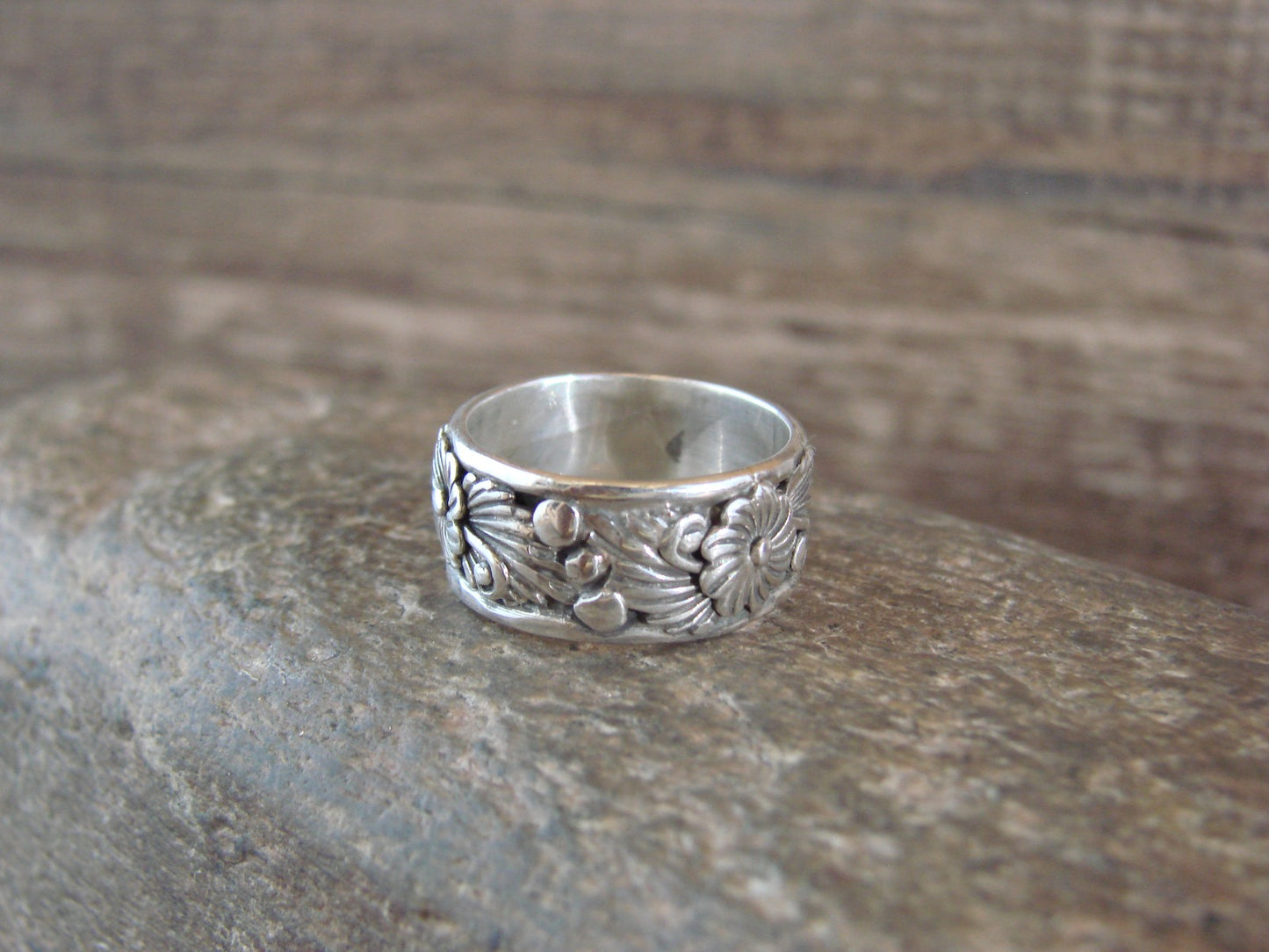 Native American Sterling Silver Floral Ring by Dinetso - Size 8.5