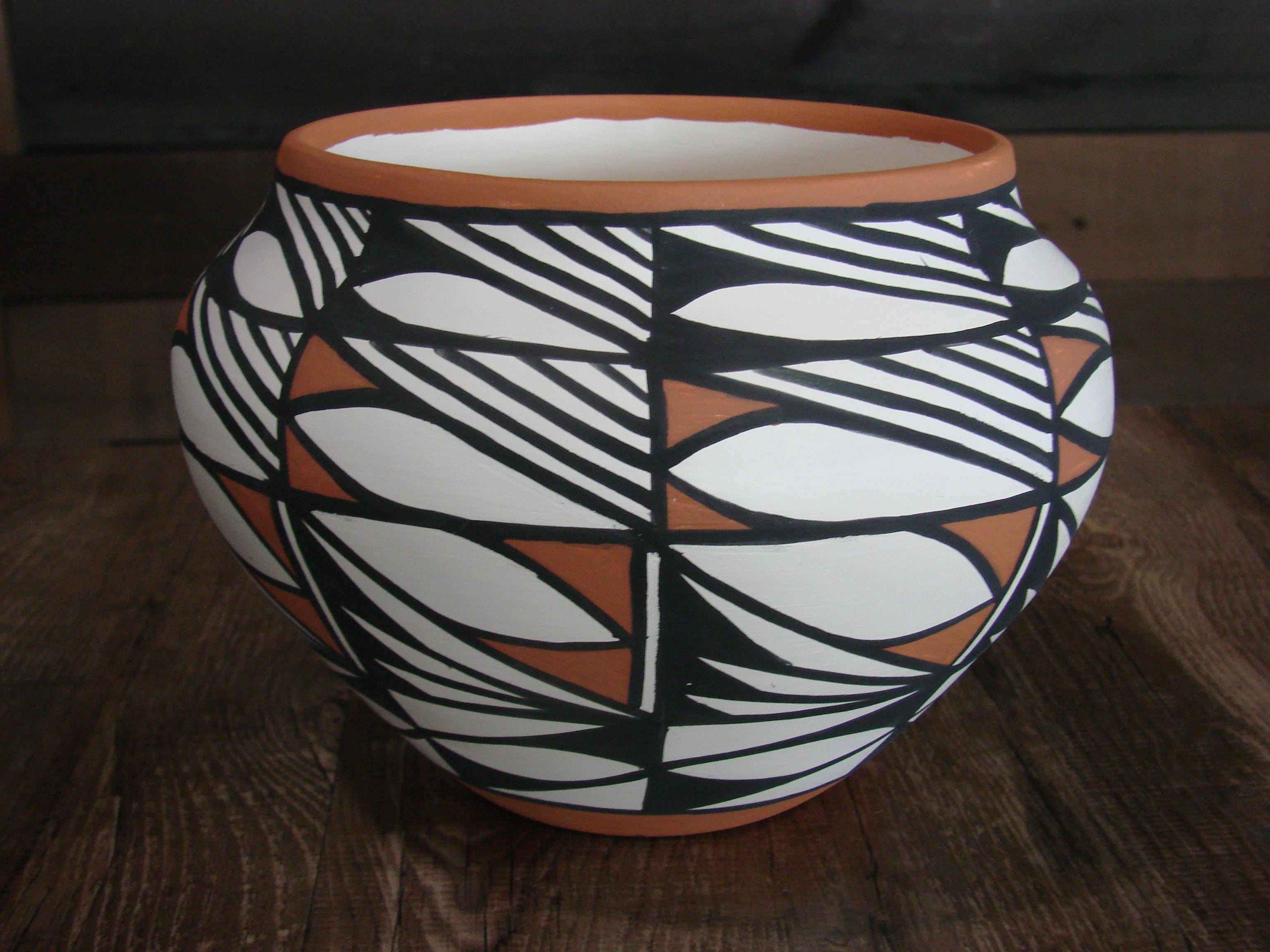 Native American Laguna Fine Line Hand Painted Pottery by Davis– NTNM