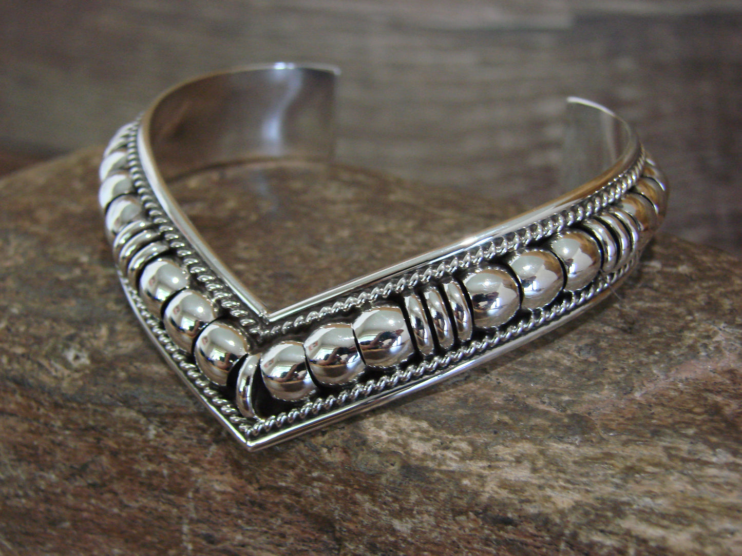 Native American Sterling Silver Ribbed Melon 1/2" V Bracelet by Thomas Charley