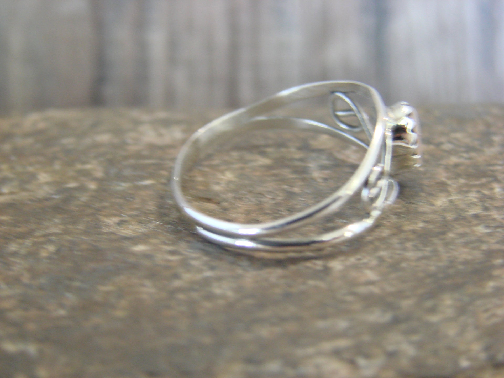 Silver Shell Ring Native American Sterling Silver & Shell Ring by Lincoln - Size 7– NTNM