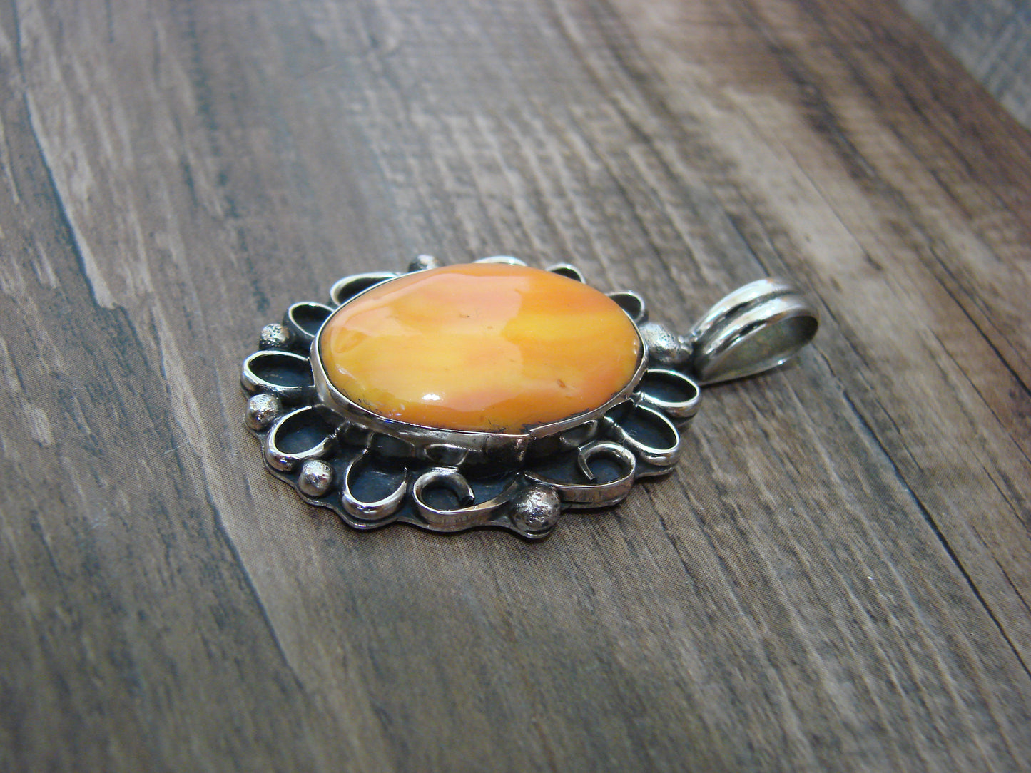 Native American Nickel Silver & Spiny Oyster Pendant - Cleveland