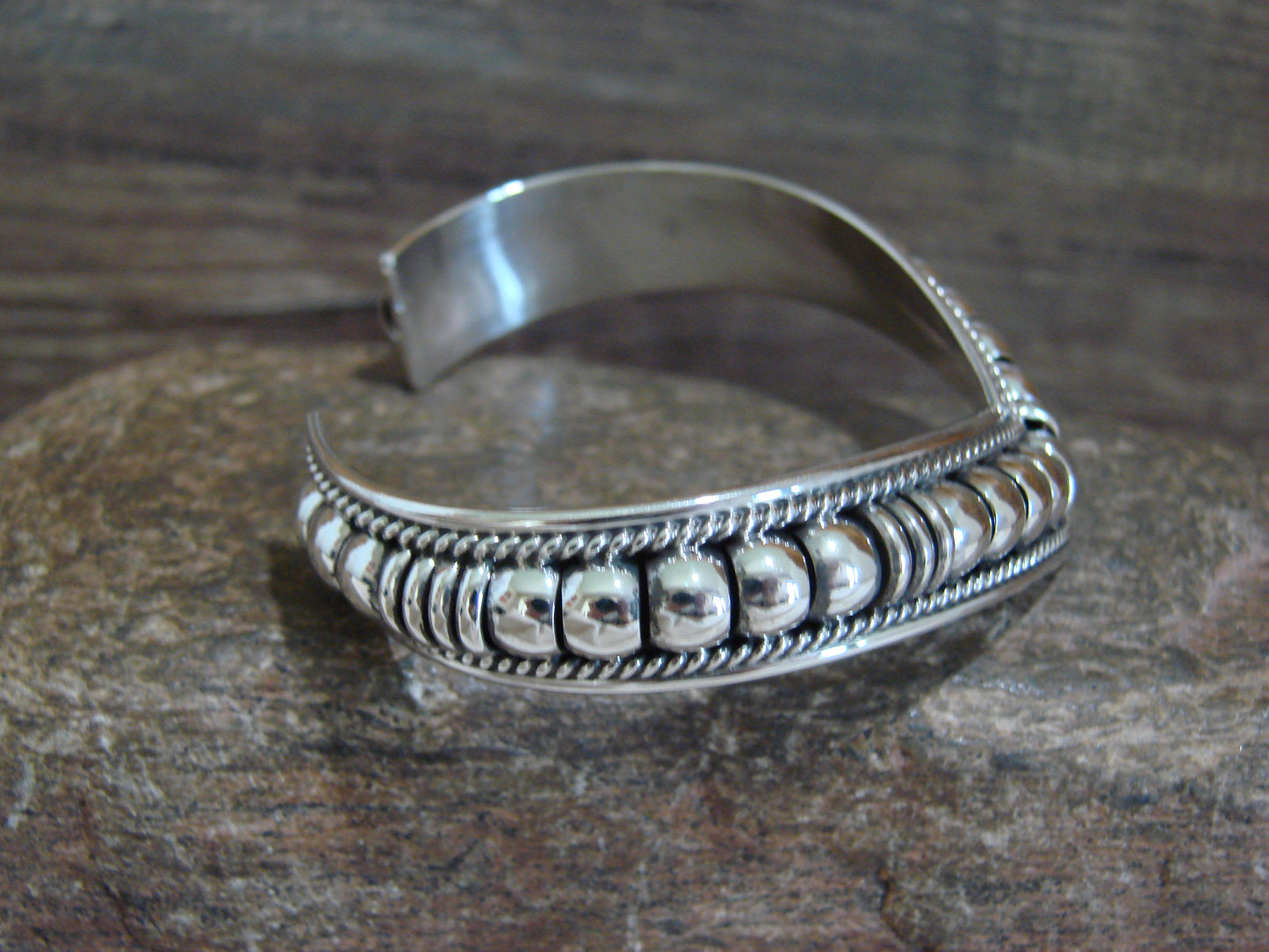 Native American Sterling Silver Ribbed Melon 1/2" V Bracelet by Thomas Charley