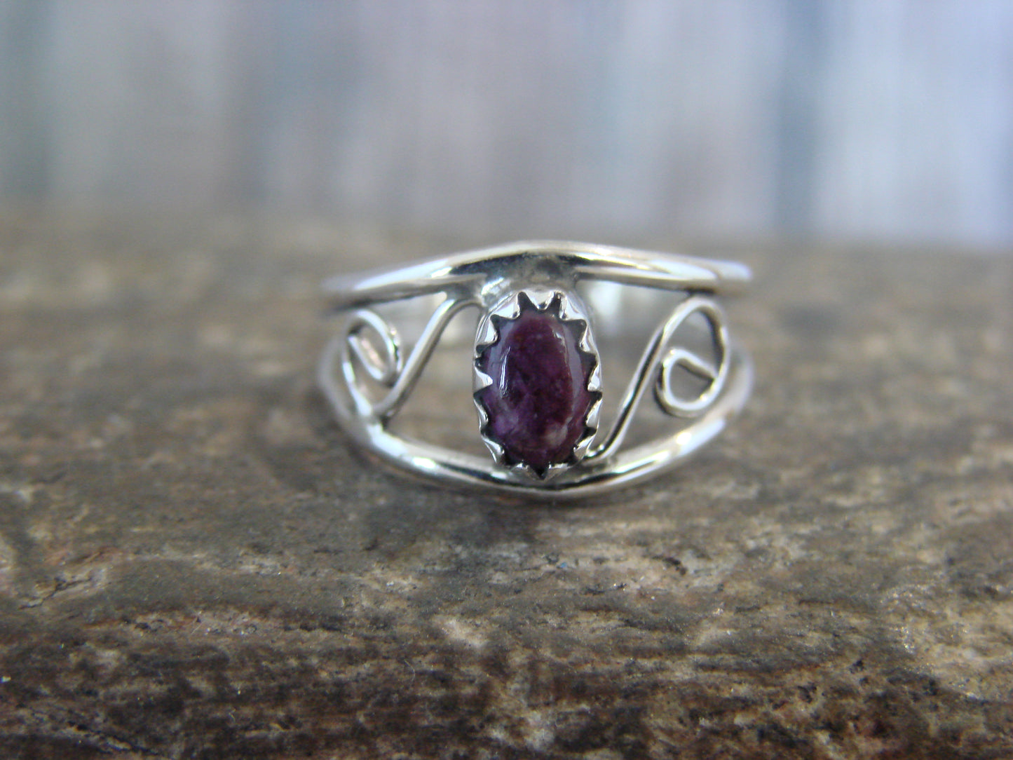Native American Sterling Silver & Purple Spiny Oyster Ring by Lincoln - Size 4.5