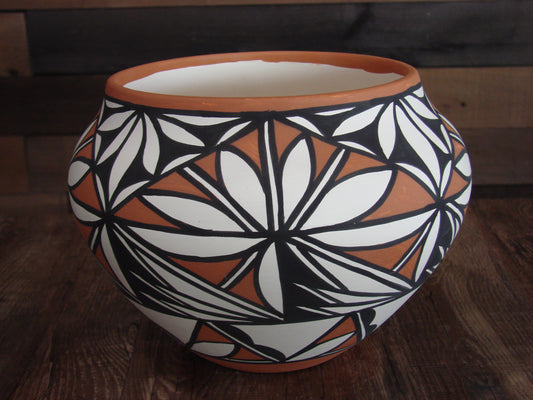 Native American Laguna Fine Line Hand Painted Pottery by Davis