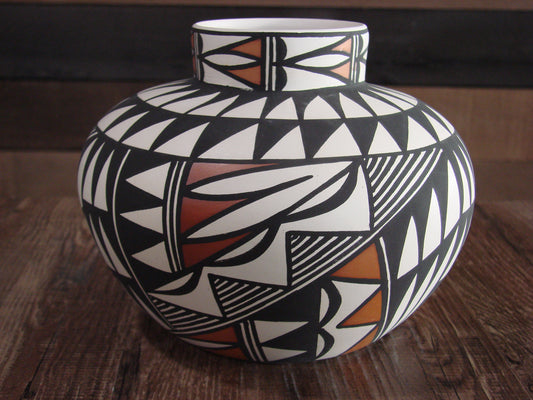 Native American Hand Painted Fine Line Acoma Pottery by Waconda