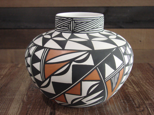 Native American Hand Painted Fine Line Acoma Pottery by Waconda