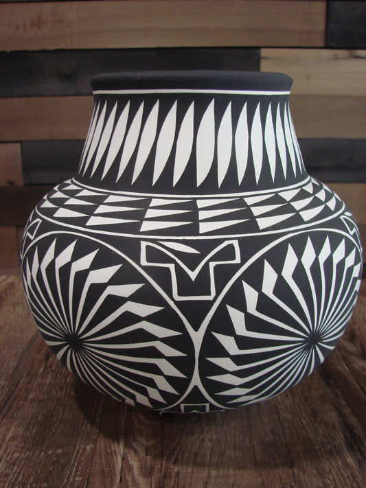 Native American Acoma Fine Line Hand Painted Pottery by K Victorino