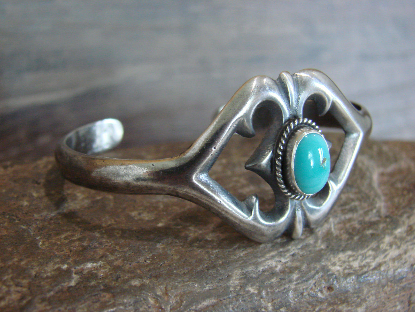 Native American Cast Sterling Silver & Turquoise Bracelet Signed Begay