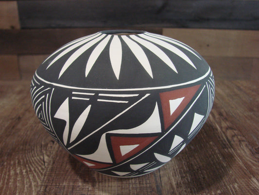Native American Acoma Fine Line Hand Painted Pottery by Victorino