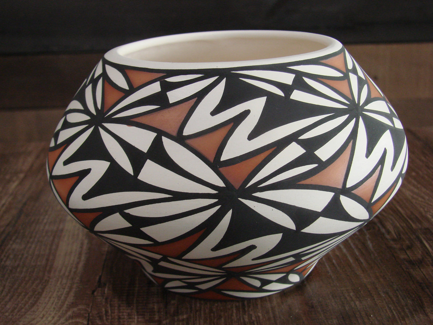 Native American Hand Painted Fine Line Acoma Pottery by Waconda
