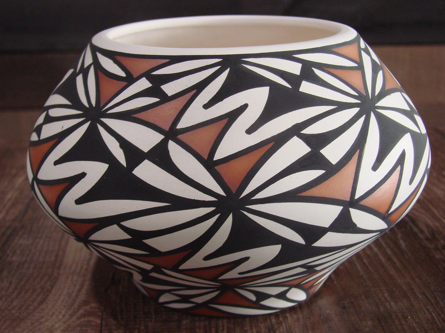 Native American Hand Painted Fine Line Acoma Pottery by Waconda
