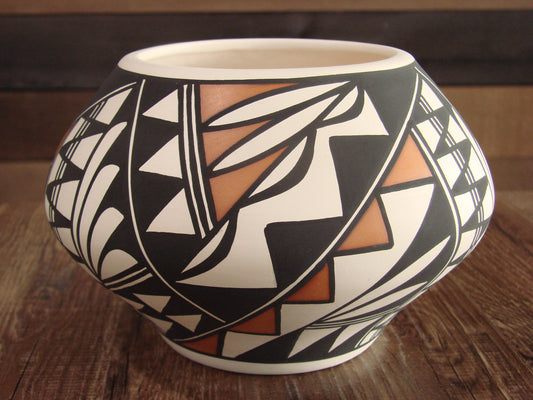 Native American Hand Painted Fine Line Acoma Pottery by Waconda
